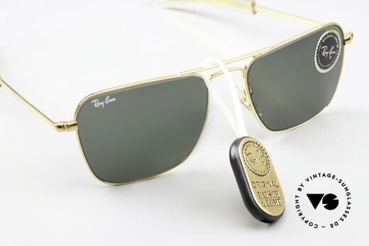 Ray Ban Caravan Timeless Celebrity Shades, unworn, NOS (like all our vintage 80's B&L Ray-Bans), Made for Men