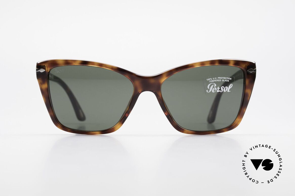 Persol 3023 Ladies Sunglasses Classic, Persol 3023: very elegant sunglasses for women, Made for Women