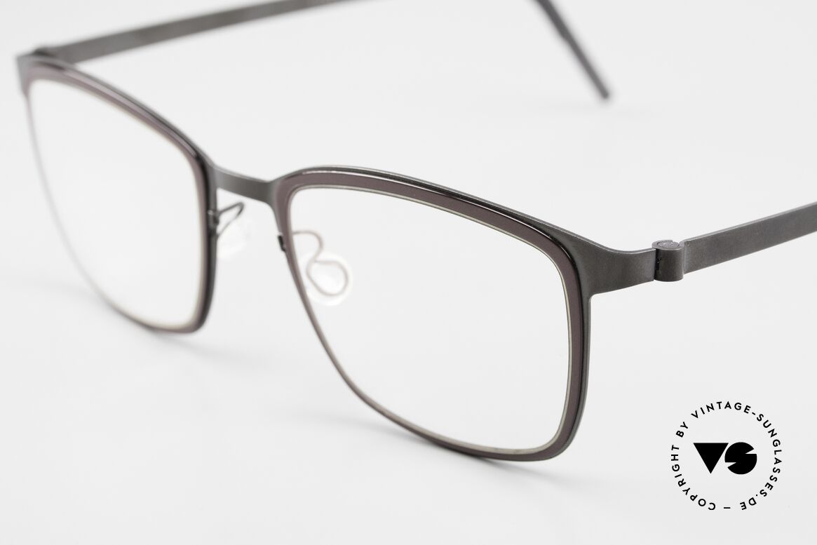 Lindberg 9702 Strip Titanium Men's Specs & Women's Glasses, bears the predicate "true VINTAGE LINDBERG" for us, Made for Men and Women