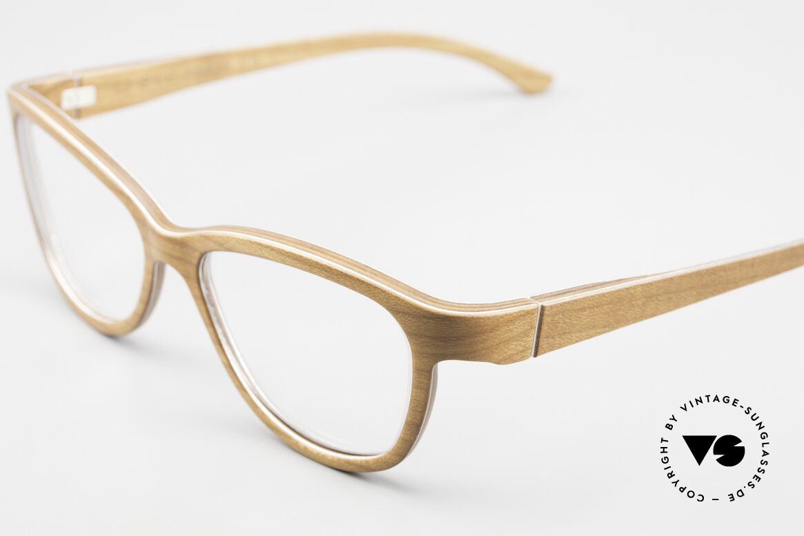 W-Eye Vanessa Ladies Wooden Eyeglasses, unique - thanks to the natural materials used!, Made for Women