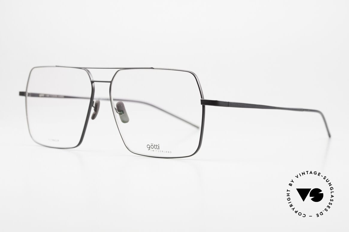 Götti Dotey Striking Titanium Frame, tangible top quality; timeless in color and shape, Made for Men