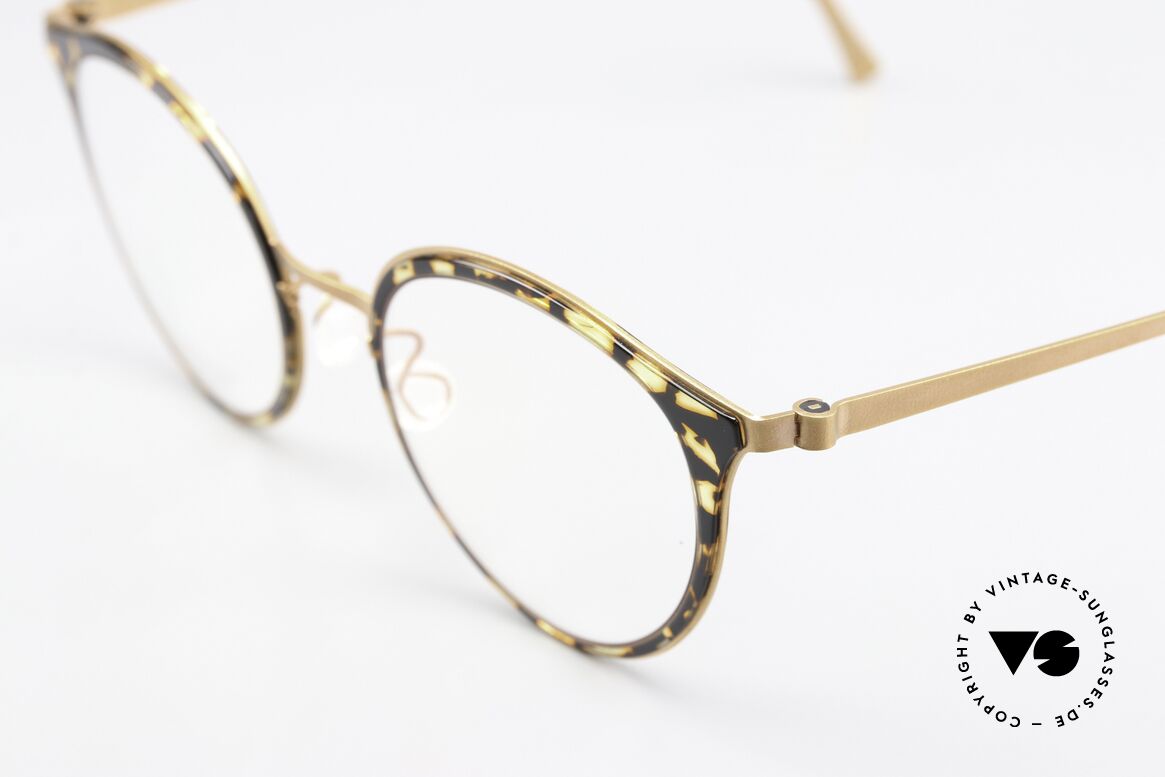 Lindberg 9728 Strip Titanium Very Feminine Frame Design, bears the predicate "true VINTAGE LINDBERG" for us, Made for Women