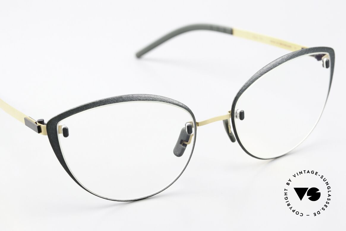 Götti Perspective Bold06 BL06 Frame BOLD Version, unworn designer piece with hard case in size 52/17, Made for Women