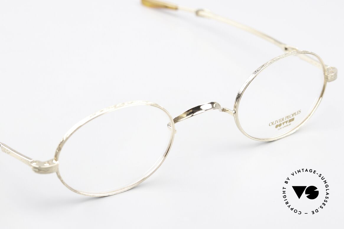 Oliver Peoples OP76G Small Specs Made in Japan, unworn rarity (like all our vintage O.Peoples glasses), Made for Men and Women