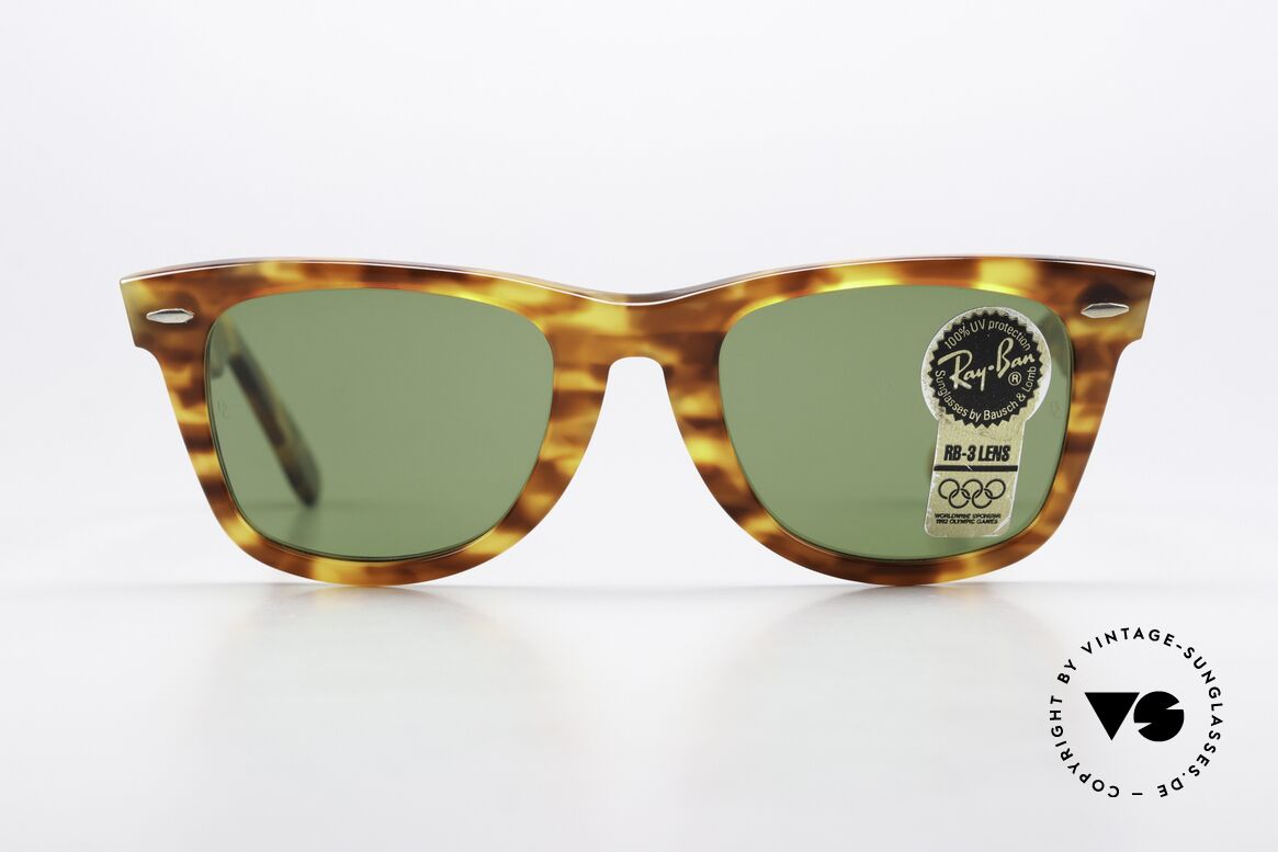 Ray Ban Wayfarer I Limited Fashion Classics, worn by Don Johnson in "Miami Vice" in the 1980's, Made for Men and Women