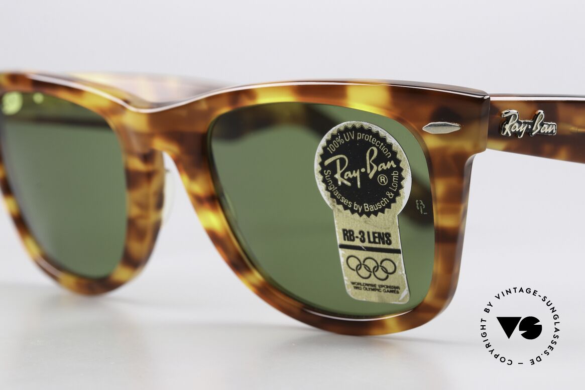 Ray Ban Wayfarer I Limited Fashion Classics, never worn (like all our rare B&L vintage Wayfarers), Made for Men and Women