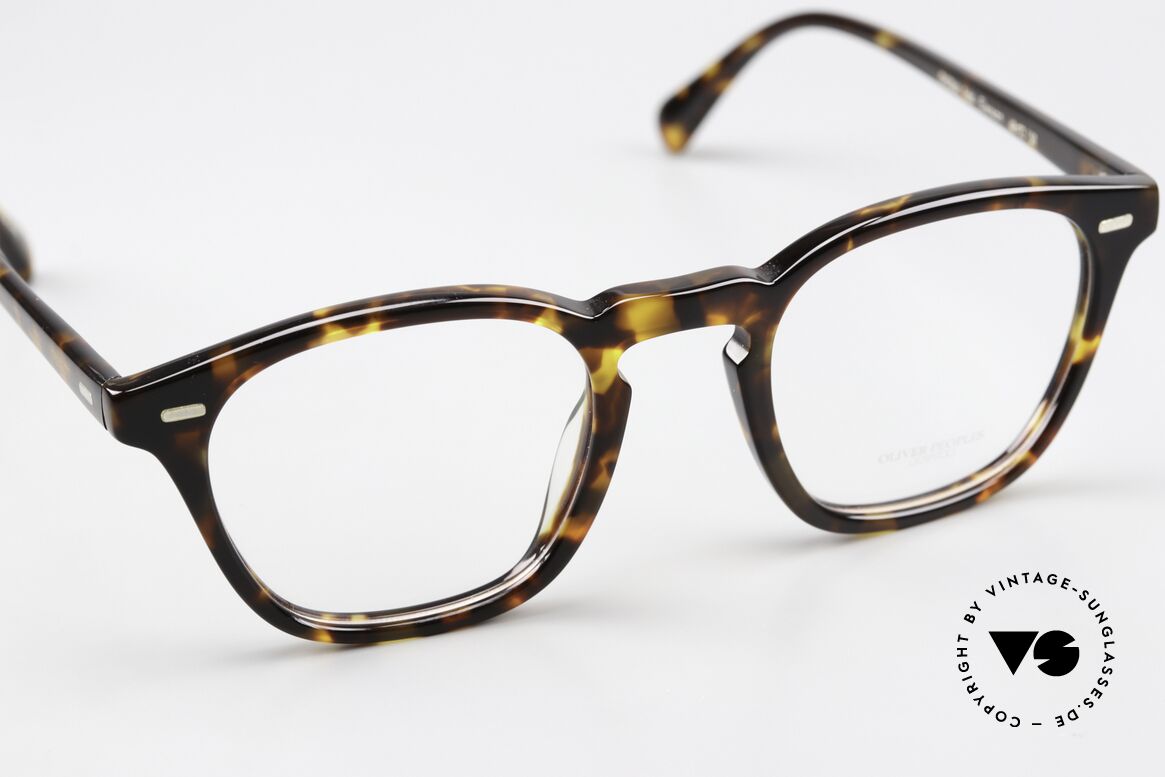 Oliver Peoples Elerson Classic Men's Eyewear, unworn model (like all our Oliver Peoples glasses), Made for Men