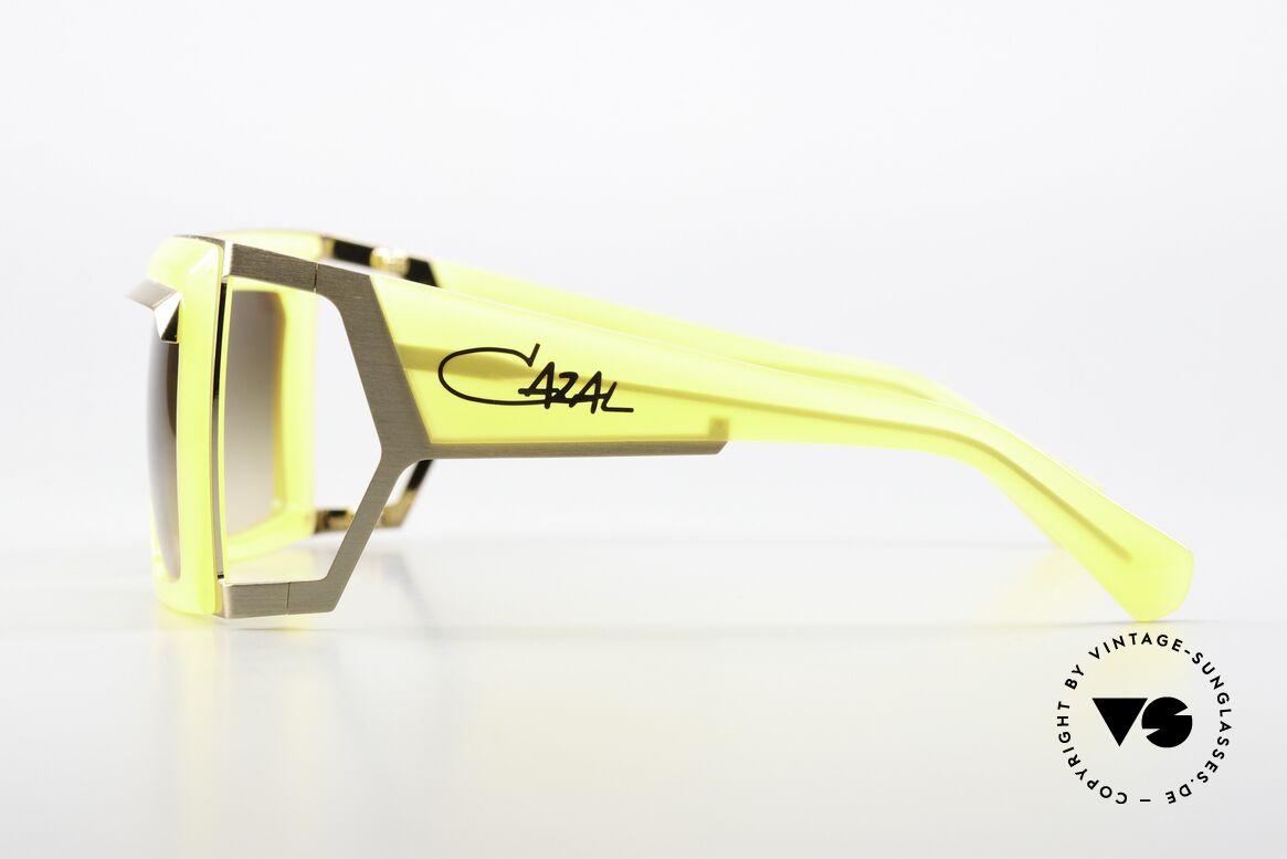 Cazal 300 Limited Edition Legends, check: www.cazal-eyewear.com/products/mod-300, Made for Men and Women