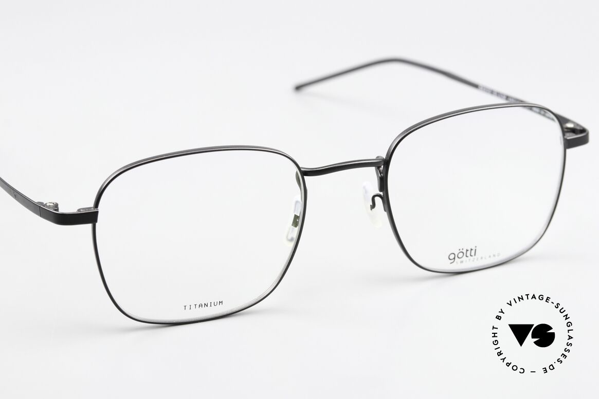 Götti Davis Very Light Titanium Frame, unworn designer piece from 2018 with Götti case, Made for Men and Women