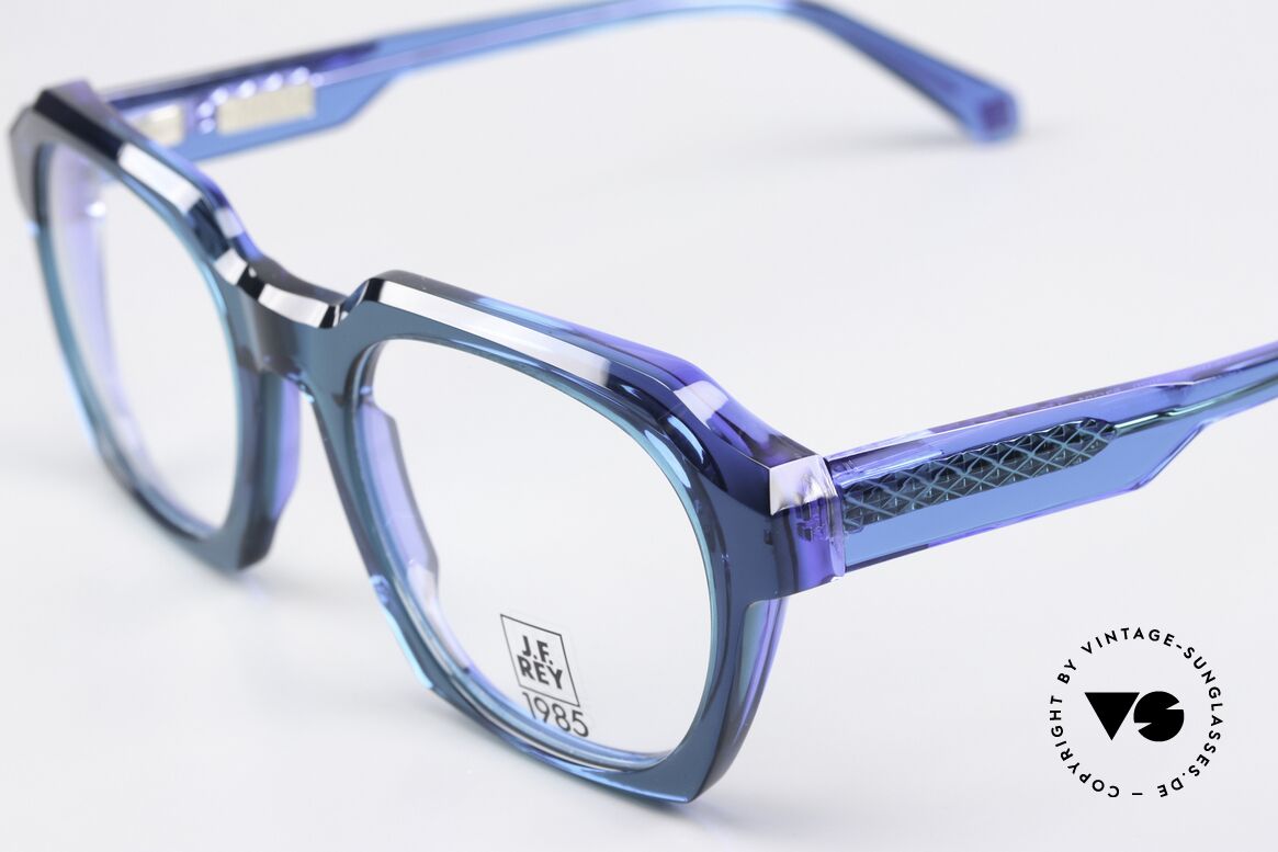 JF Rey Detroit From The 1985 Collection, for minimalist styles and innovative frame materials, Made for Men