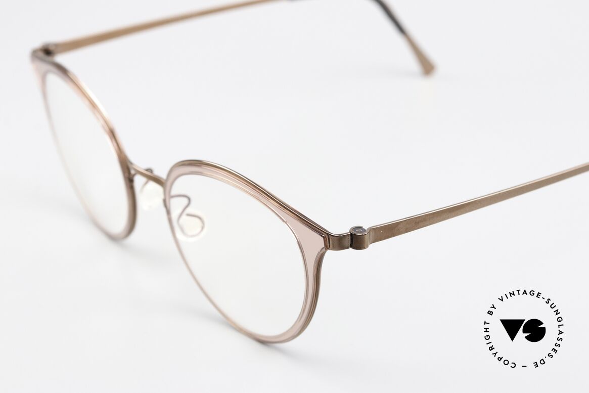 Lindberg 9728 Strip Titanium Very Feminine Frame Design, bears the predicate "true VINTAGE LINDBERG" for us, Made for Women