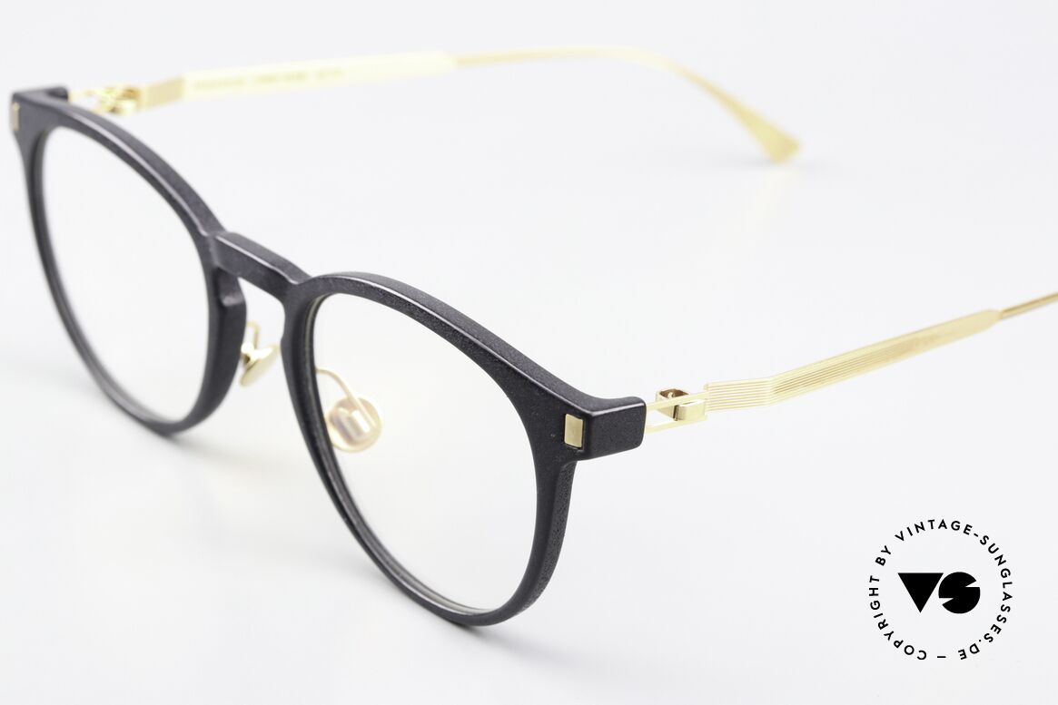 Mykita Mylon Bilimbi With Additional Nose Pads, color 306 = Pitch Black/Glossy Gold from 2017, Made for Women