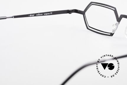 Theo Belgium Reflexs 90's Eyeglasses No Retro Frame, so to speak: vintage eyeglasses with representativeness, Made for Men