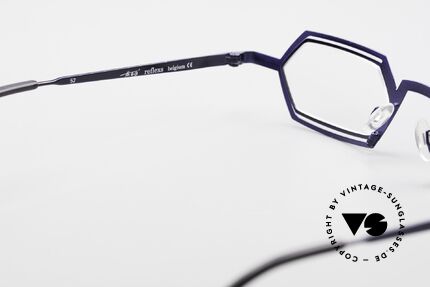 Theo Belgium Reflexs 90s Eyeglasses No Retro Frame, so to speak: vintage eyeglasses with representativeness, Made for Men