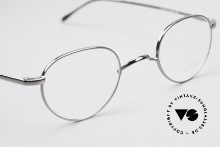 Lunor Club I 501 GM Metal Glasses Anatomic Bridge, this is mod. Club 501 GM (gunmetal) with anatomic bridge, Made for Men and Women