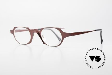 https://www.vintage-sunglasses-shop.com/media/products6/tn-mobile/17783_42907_Theo-Belgium-Eye-Witness-OB_Ladies-Eyeglasses-Avant-Garde_Women_Crazy_Round_Glasses.jpg