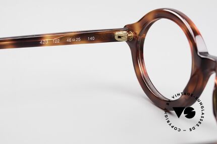 Giorgio Armani 423 Small Oval 90's Eyewear, the frame fits lenses of any kind (optical or sun lenses), Made for Men and Women