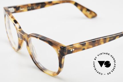 Lesca Ornette Massive Frame Small Size, nicely made; thus we took it into our collection, Made for Men and Women