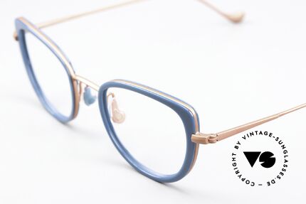 Caroline Abram Winona Cateye Glasses 60s Style, symbolic of the Sixites vintage style of Miami, Made for Women