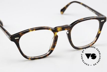 Oliver Peoples Elerson Classic Men's Eyewear, unworn model (like all our Oliver Peoples glasses), Made for Men