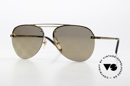 Louis Vuitton Clockwise Gold With Damier Checker Lens Details