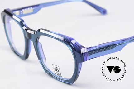 JF Rey Detroit From The 1985 Collection, for minimalist styles and innovative frame materials, Made for Men