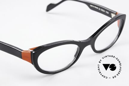 Anne Et Valentin Cozak Very Feminine Frame Shape, made of energy, light, lines, contrasts & colors, Made for Women